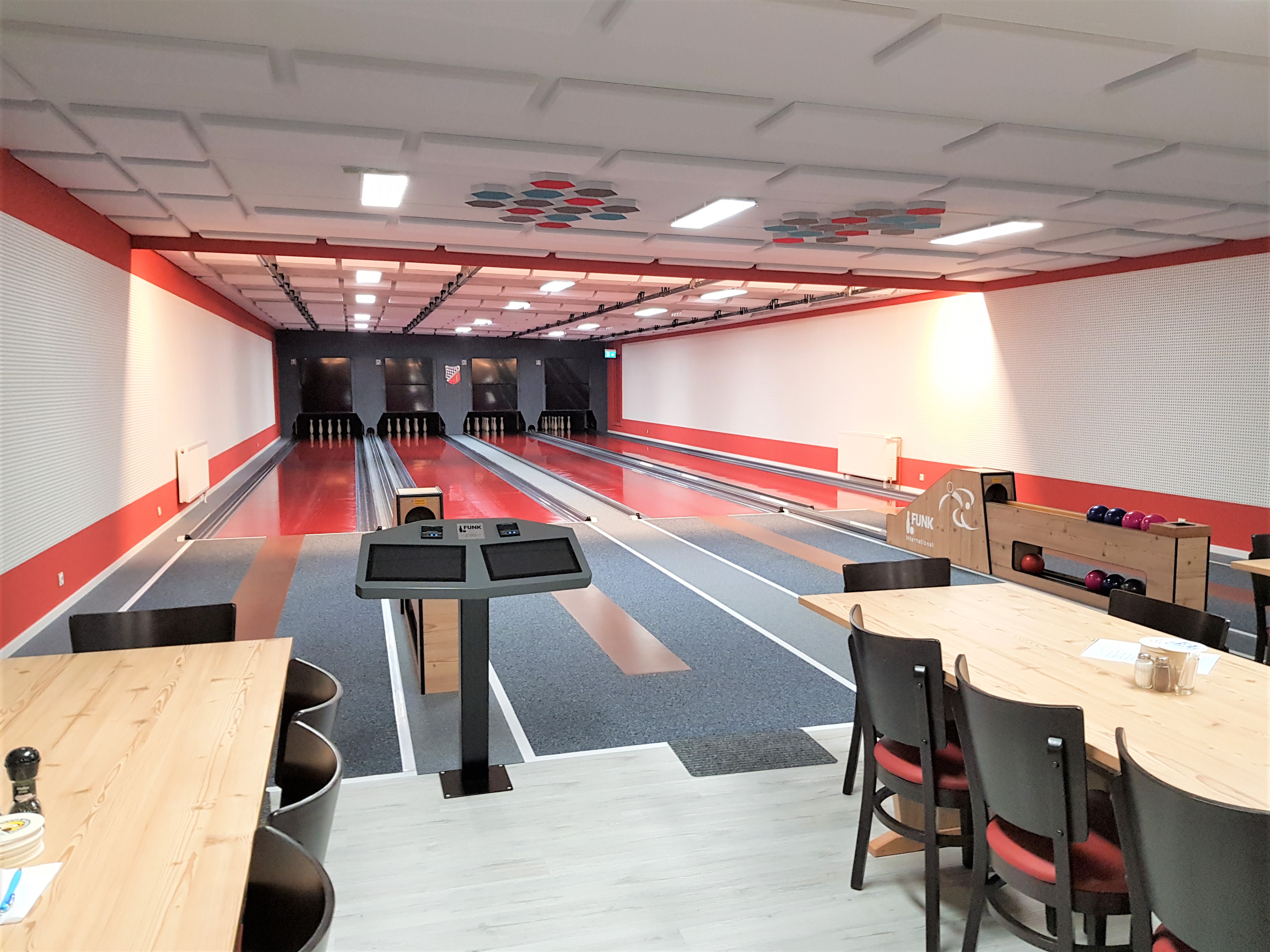 Kegelbahn im Bowling-Center