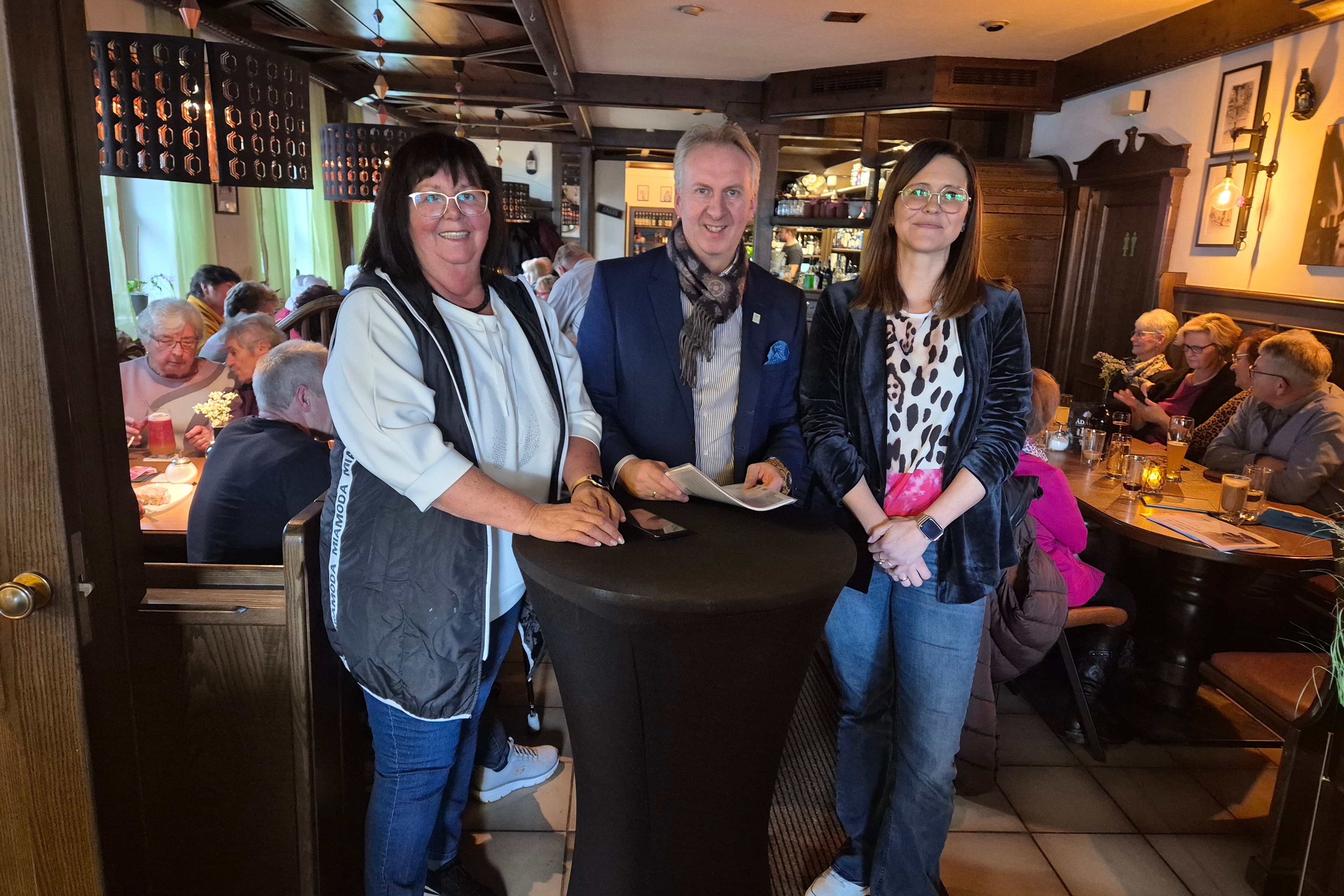 Volles Haus beim Pflegestammtisch des OV-Zwiesel Volles Haus beim Pflegestammtisch des OV-Zwiesel
