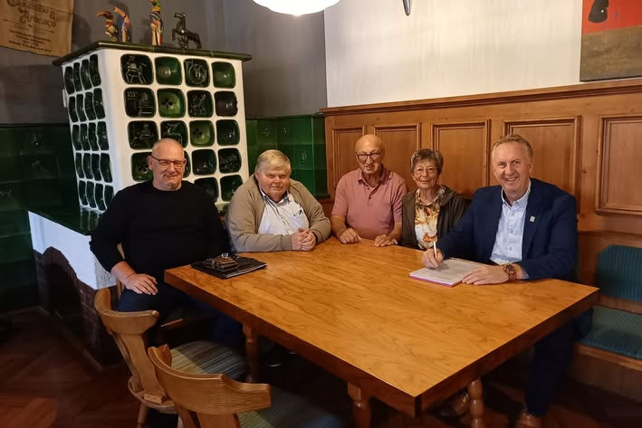 Foto (Michaela Greindl) Adolf Schneider, Rudolf Jungbeck, Herbert Pre&szlig;, Paula Muggenthaler und Helmut Plenk