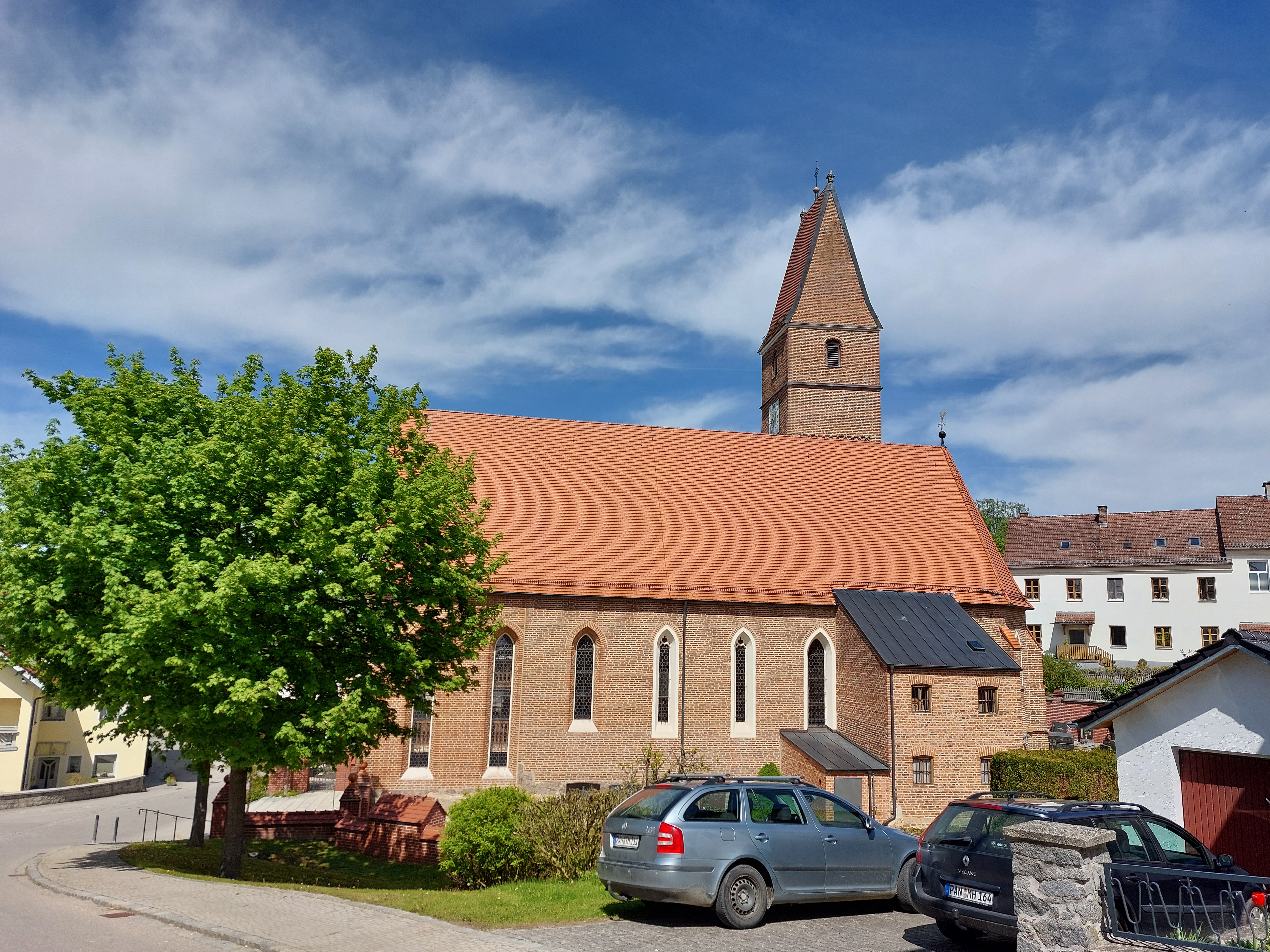 Bild der Kirche hl. Walburga in Walburgskirchen