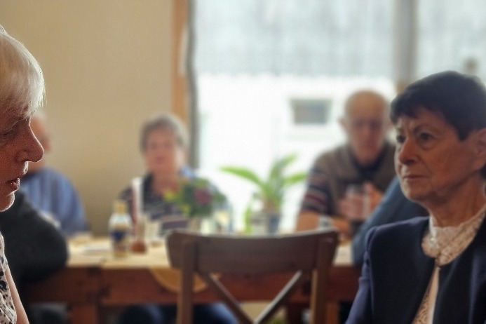 Kassenwartin Helliel mit Vorgängerin Schaller