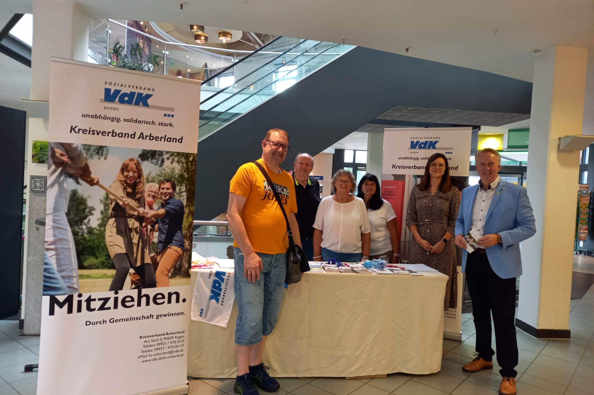 Helmut Plenk und Franziska Geiß bei der Beratung