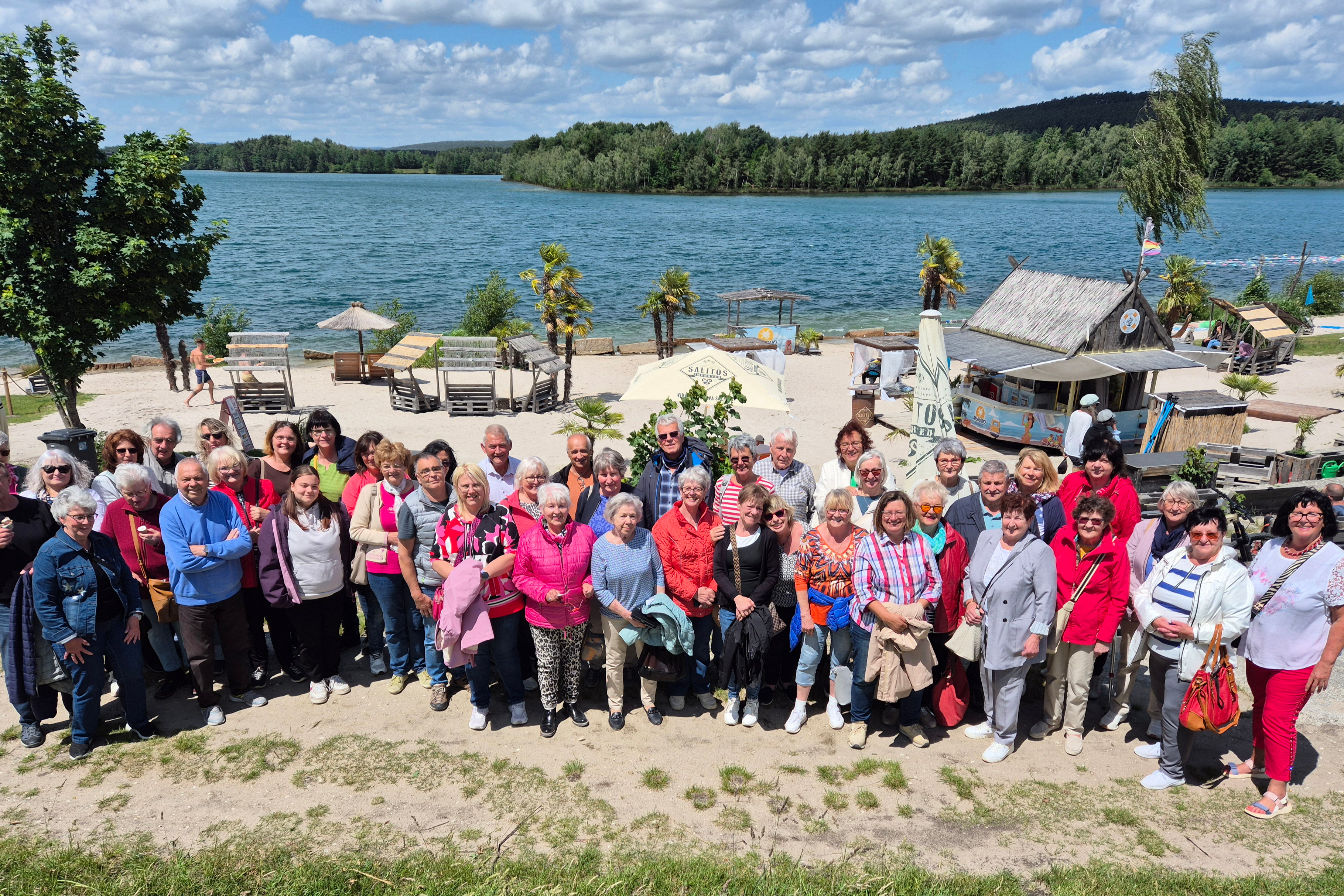 Gruppenfoto am Karibikstrand(Steinbergersee)