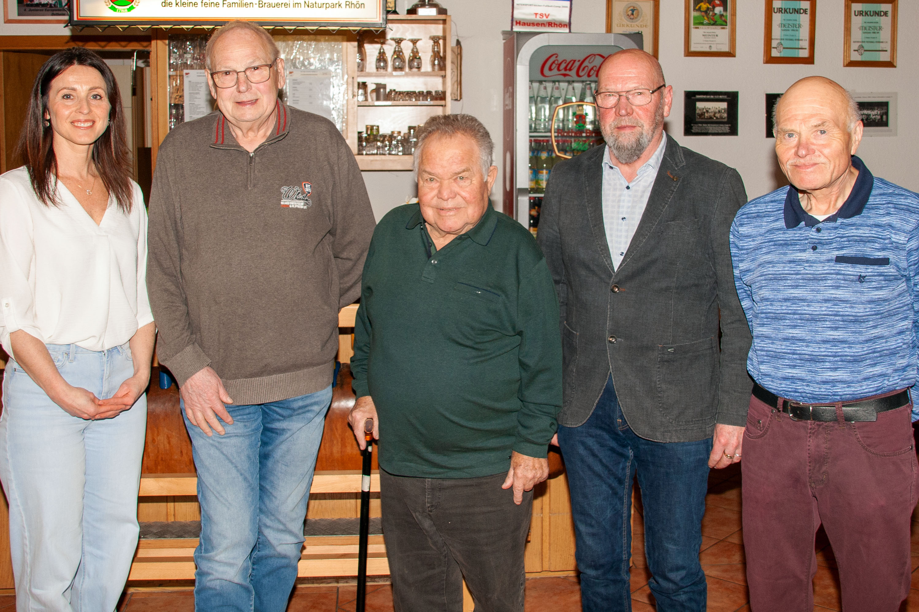 Das Bild zeigt die Geehrten mit VdK Kreisgesch&auml;ftsf&uuml;hrerin Anna Ortmann