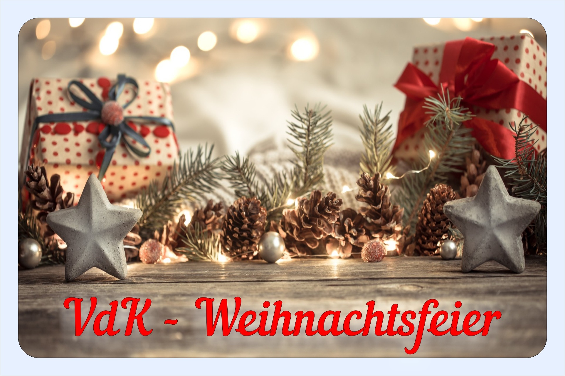 Zu sehen sind Geschenke und Dekoration