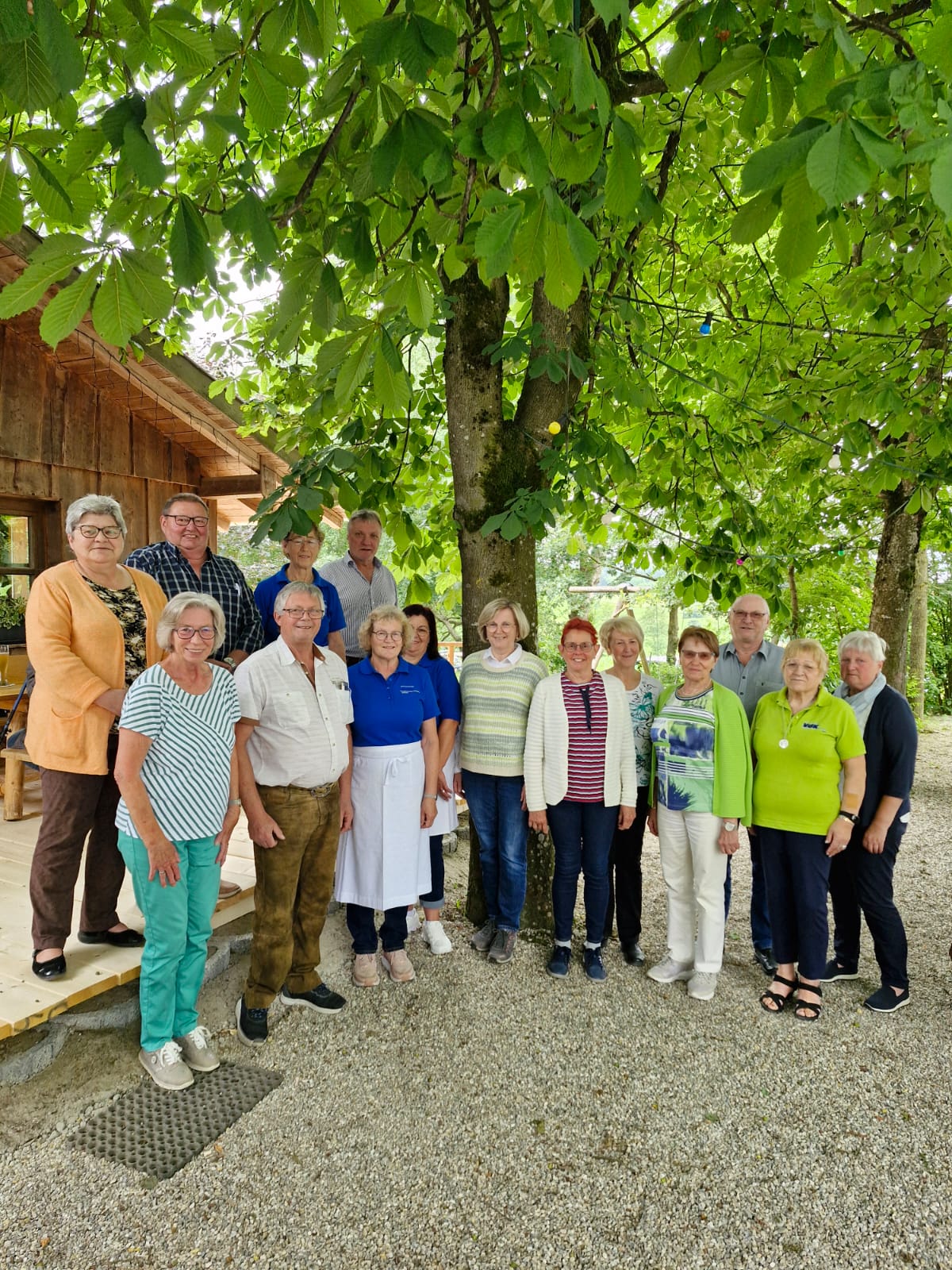 Wir laden Sie herzlich zu unserem Gartenfest im Schützenhaus am 16.06.2024 ab 11:30 Uhr ein. Bitte anmelden bei: Anneliese Zachskorn (Ortsvorsitzende) Tel.: 08727/9675216