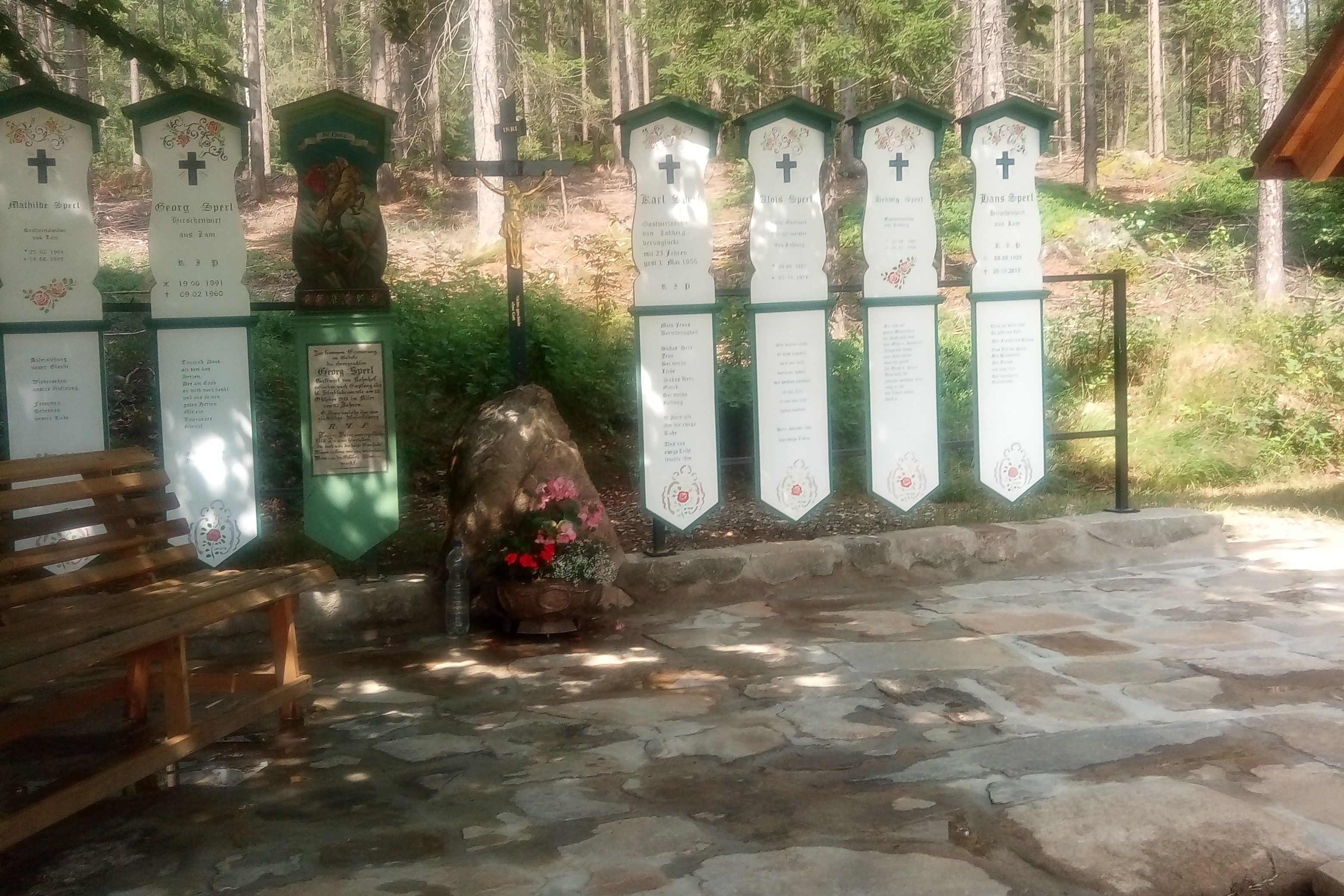 Totenbretter bei der St. Aloisius-Kapelle