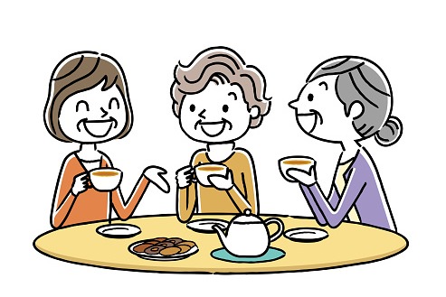 Damen beim Kaffeetrinken