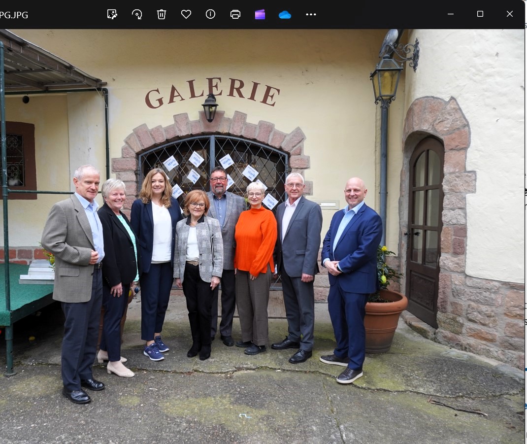 Gruppenfoto Jubiläumsfeier mit den Ehrengästen v.l. Gerhard Reichert , Hiltrud Völker, Jessica Euler, Elisabeth Klotz, Heinz Heeg, Kerstin Wilson, Karl Heinz Jahn, Eric Leiderer.