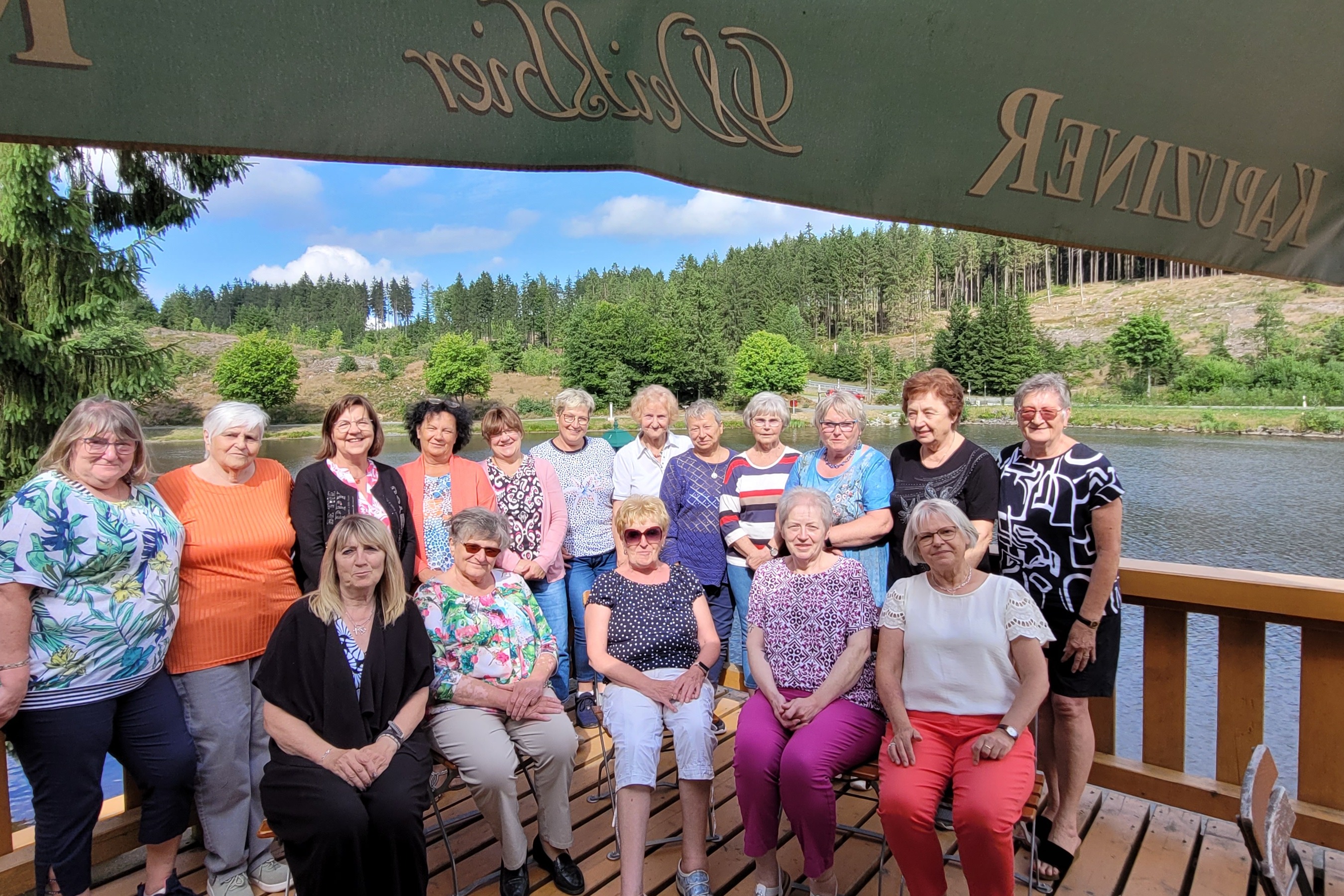 Gruppenfoto des Begegnungsnachmittages