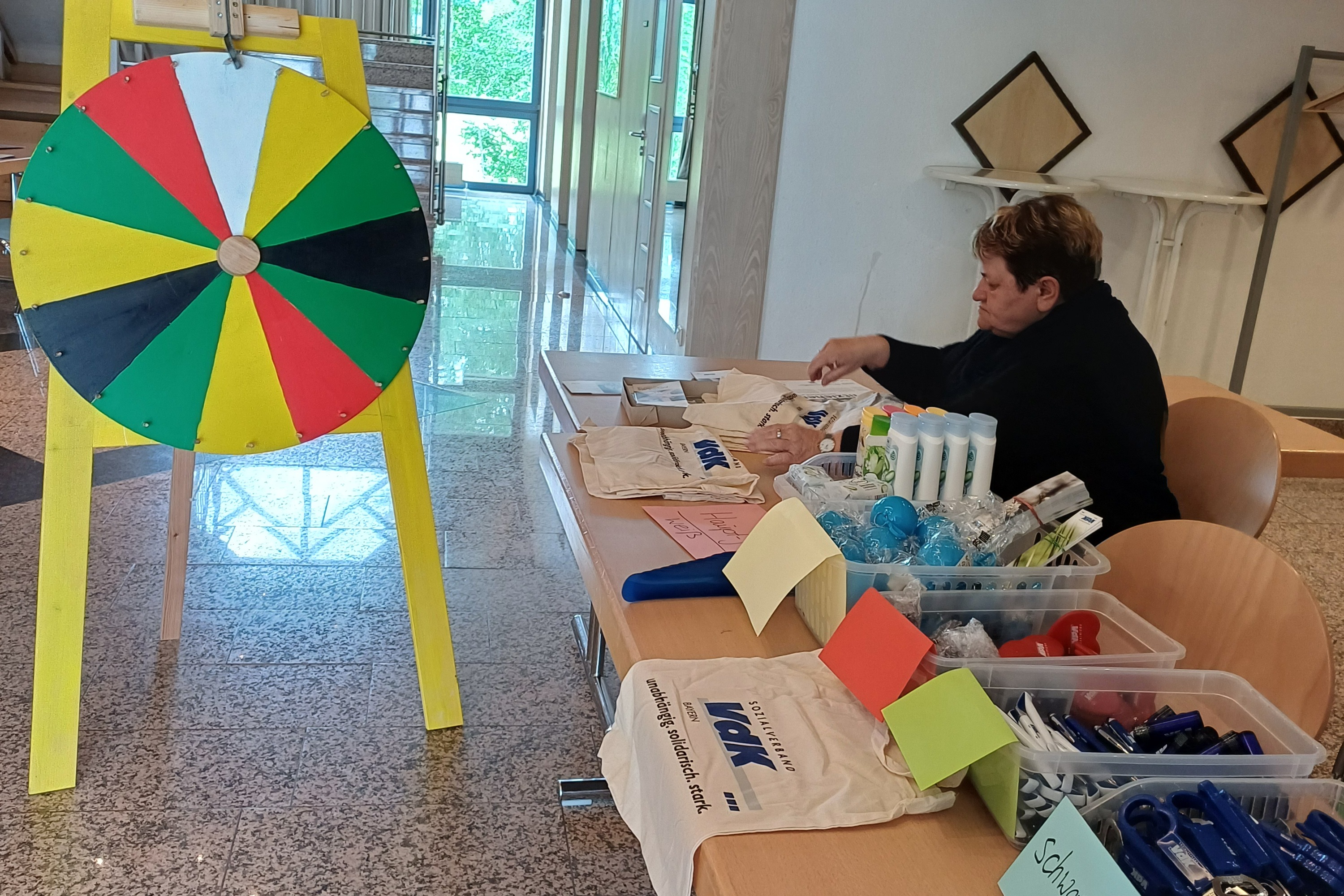 Infostand VdK Pommelsbrunn mit Ortsvorsitzenden Gabi Bleisteiner Seniorennachmittag