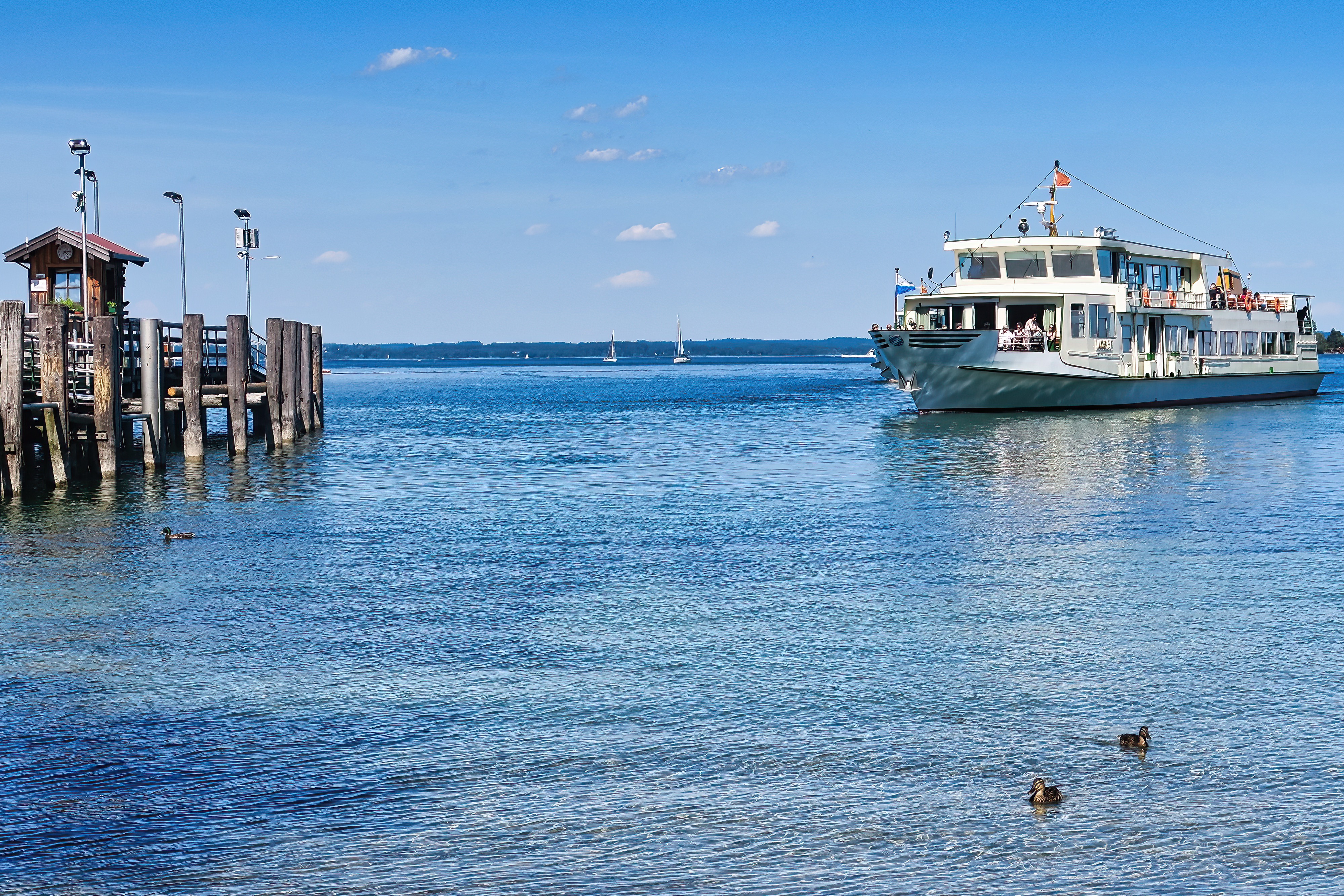 Schifffahrt über den Chiemsee zur Fraueninsel Schifffahrt über den Chiemsee zur Fraueninsel