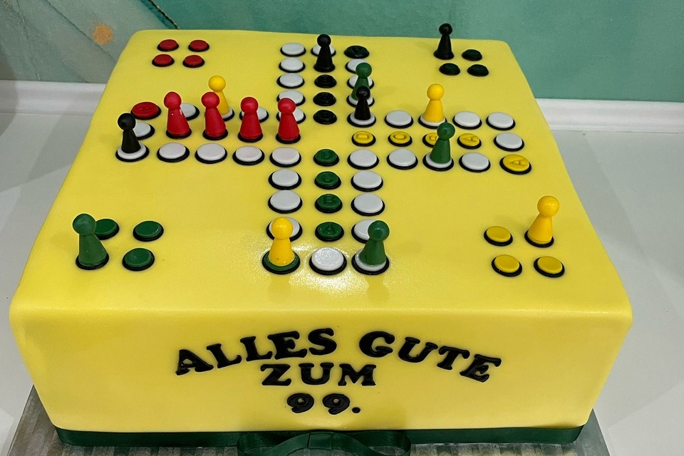 Mensch-Ärgere-Dich-Nicht Spiel und Genuß