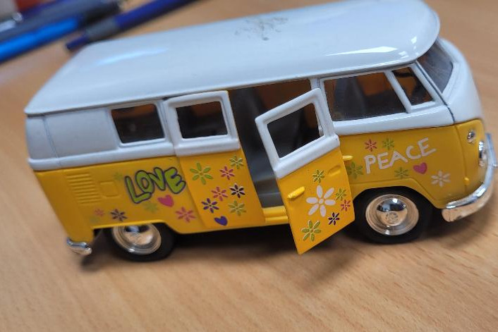 Bus mit offener T&uuml;r