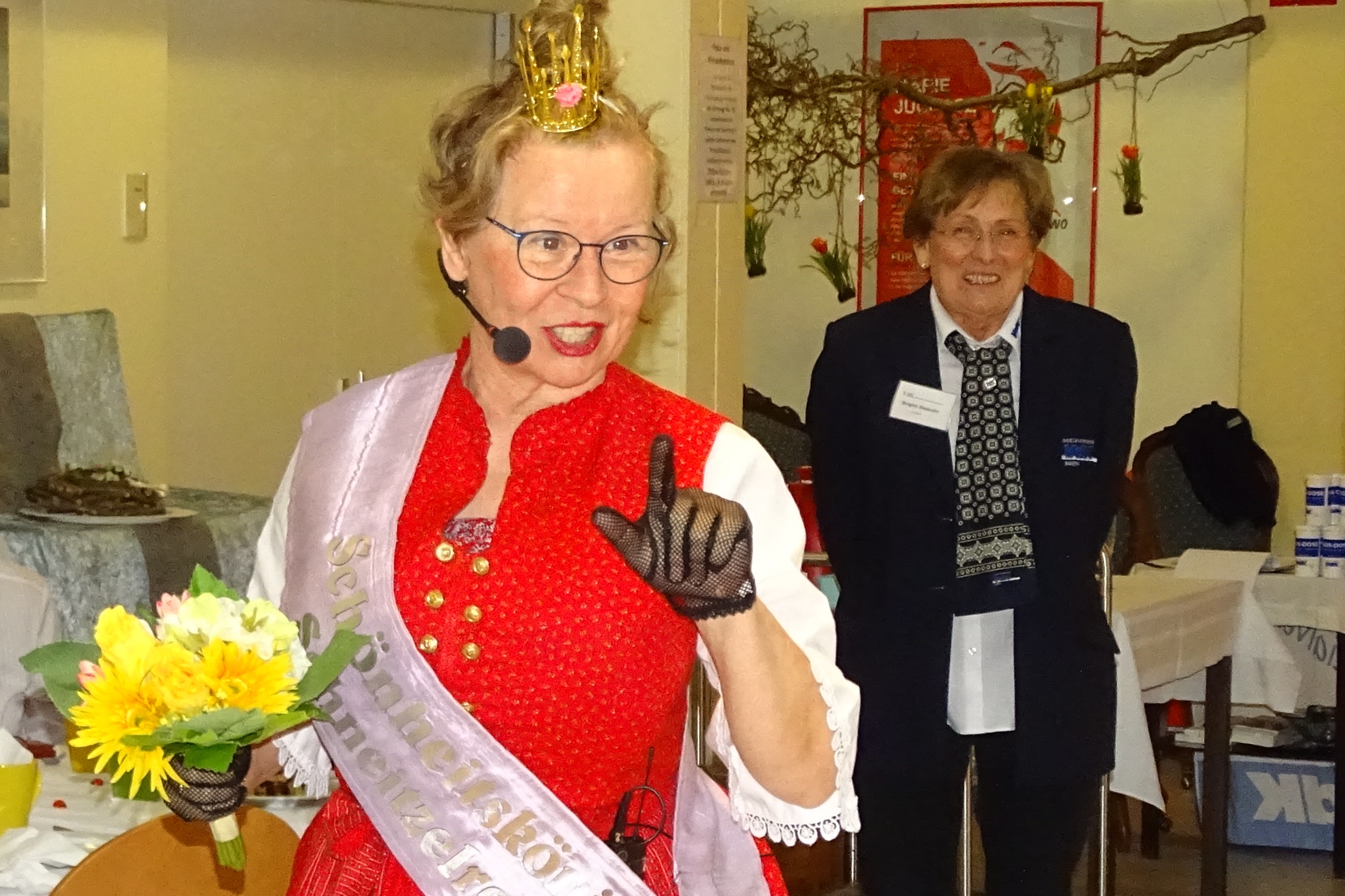 die Sch&ouml;nheitsk&ouml;nigin von Schnaizlreuth singt