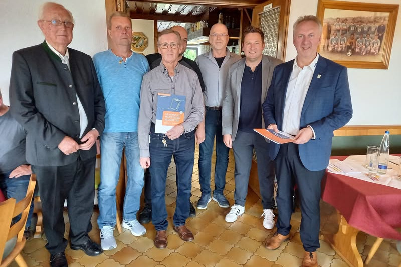 v. l.: Franz Xaver Pongratz, Ludwig Pritzl, Michael Bergbauer, Mirco Kerscher, Siegbert Kuffner, Andreas Eckl und Helmut Plenk