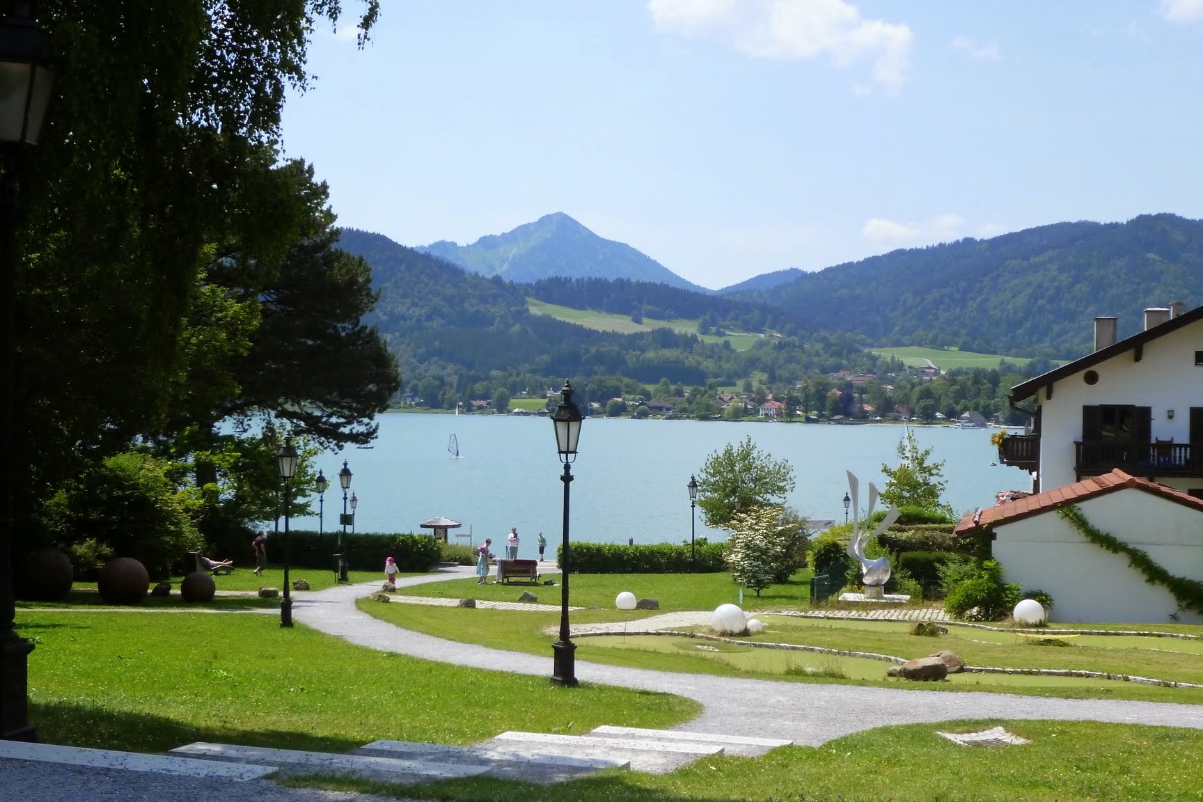 sch&ouml;ne Wege direkt am See entlang