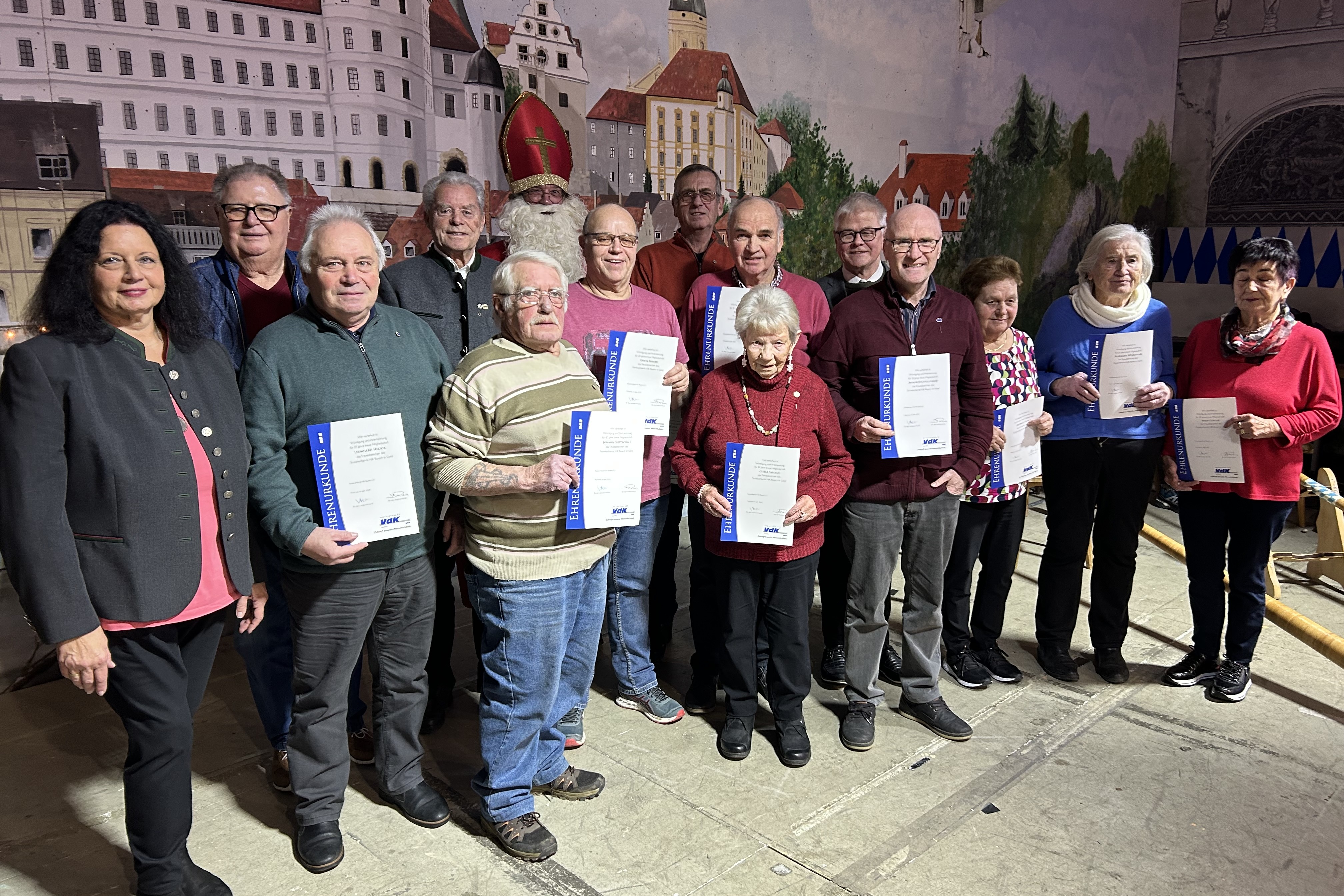 Weihnachtsfeier 2024 mit Ehrungen Weihnachtsfeier 2024 mit Ehrungen