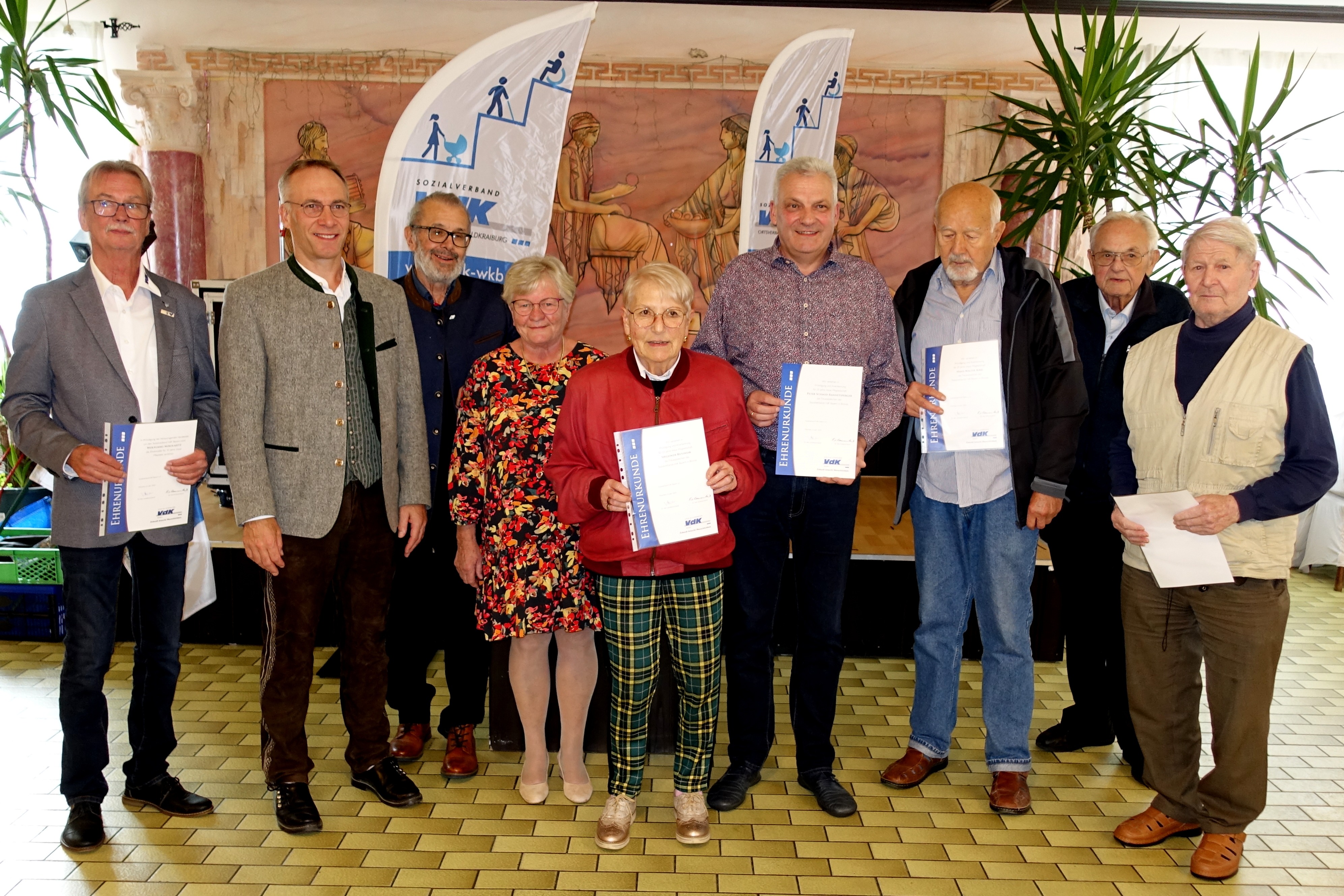 Vorsitzender Wolfgang Mikolajetz, B&uuml;rgermeister Robert P&ouml;tzsch, stellv. Landrat Richard Fischer, Kreisvorsitzender Rosina Maria von Roennebeck, Sieglinde Russniak, Peter Schmidt Rannetsperger, Hans Walter Kirr, Kurt Sch&ouml;nstetter und Leonhard Kiermeier