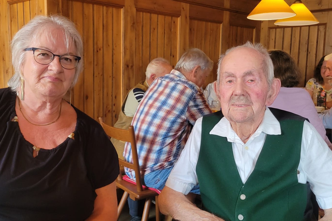 Auf dem Bild sieht man Helga Perschl & Martin Dichtl