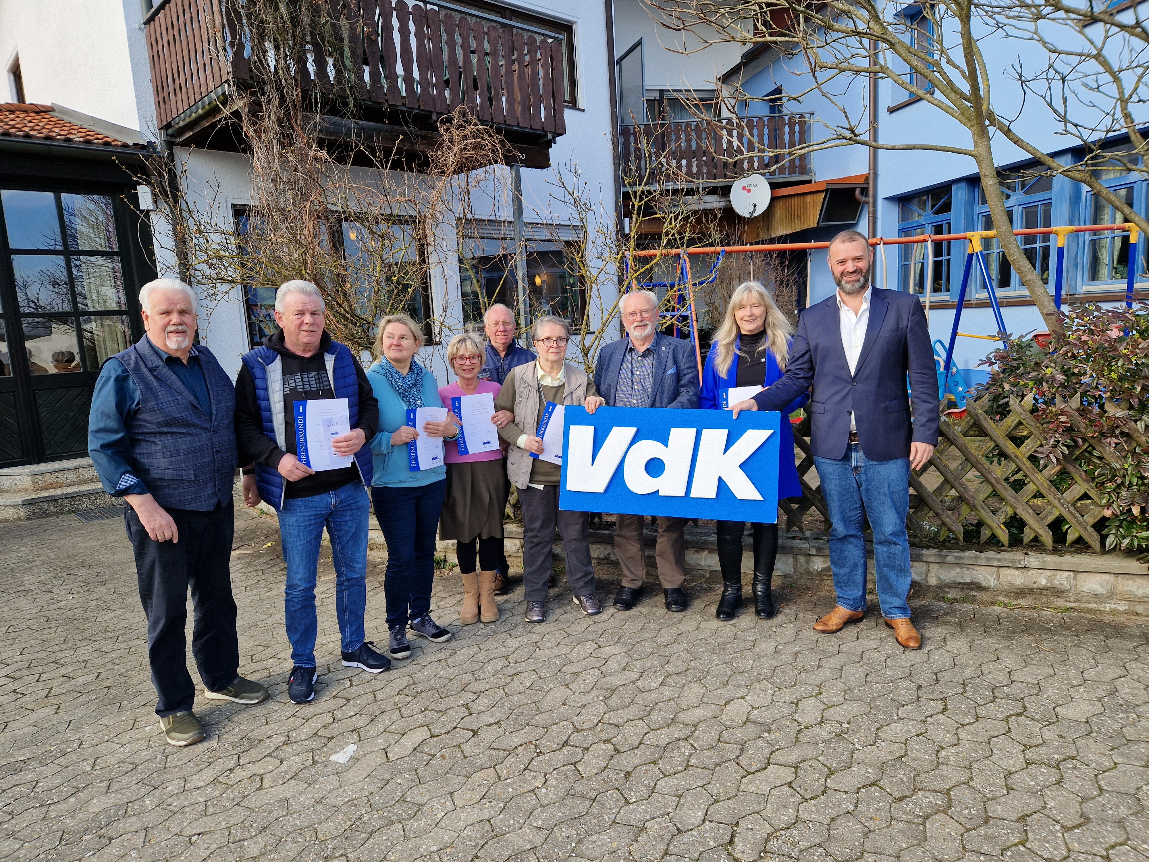 Ortsvorsitzender Martin Maier, Stellvertreter Wolfgang Platzmann und die Geehrten.