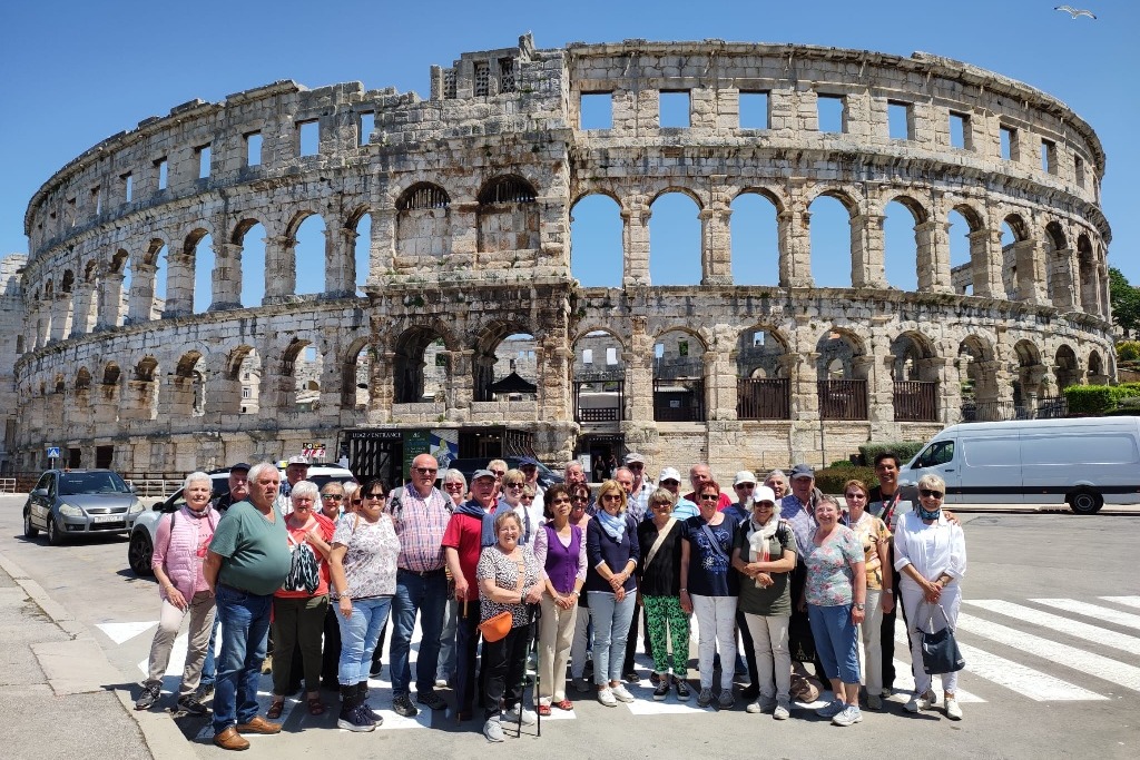 Gruppenfoto vor dem Kastell in Pula Gruppenfoto vor dem Kastell in Pula