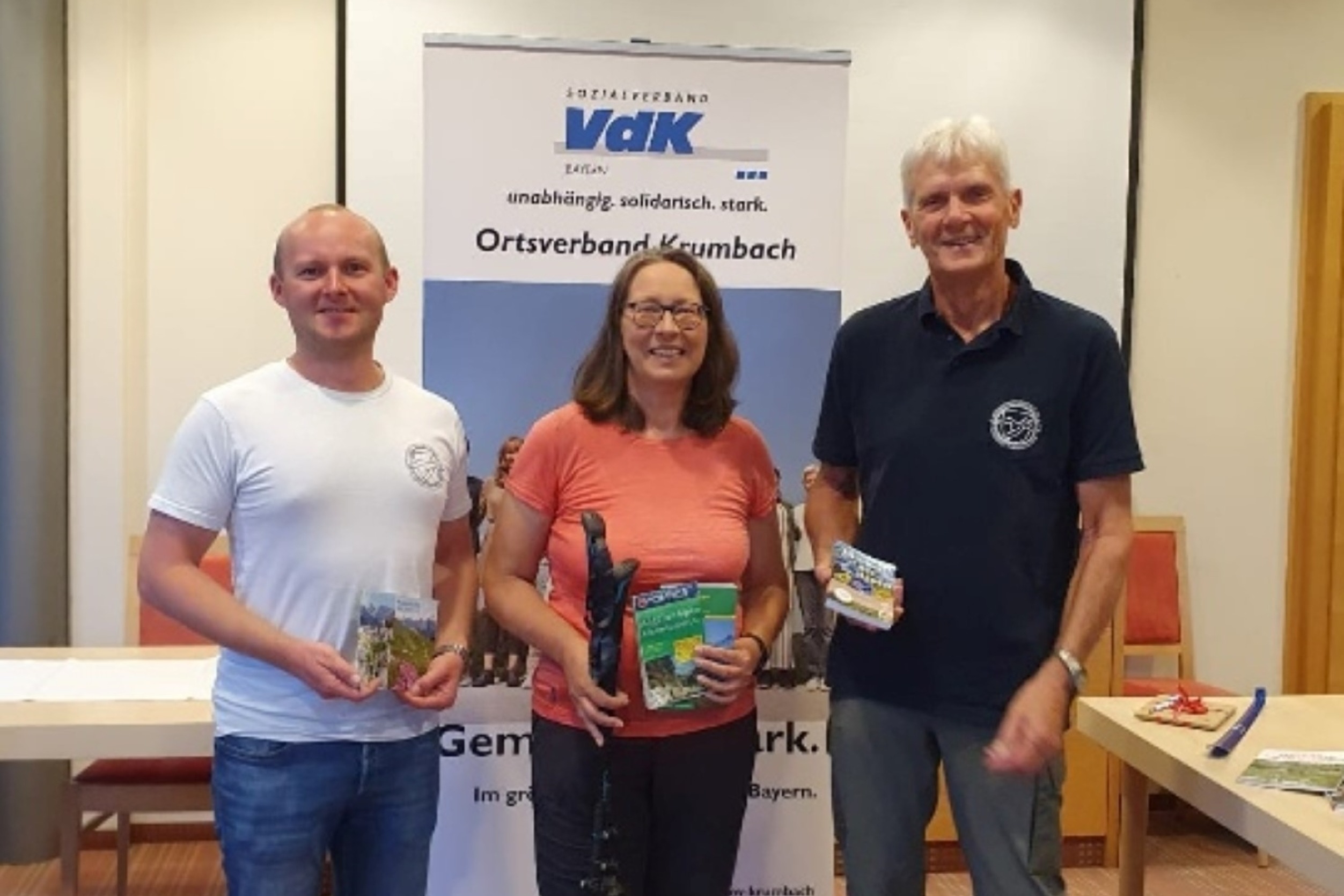 Unsere Referenten bei Hobby-Stammtisch (von links). Herr Philip K&ouml;nig, Frau Brigitte Fischer, Herr J&ouml;rg Witte