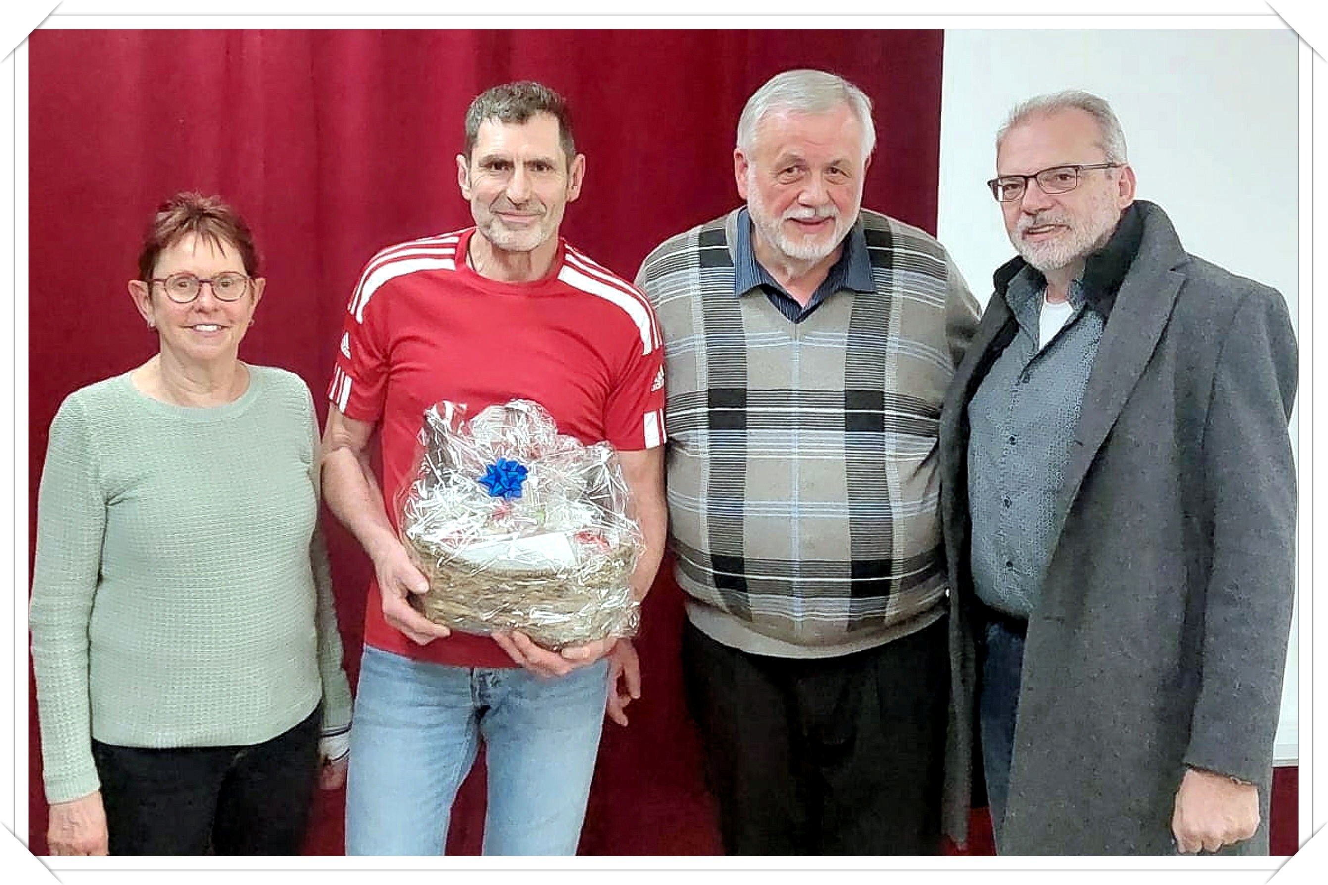 Auf dem Foto: Zita Jetzsperger, Ludwig Iretzberger, Franz Goldbacher, Josef Koll