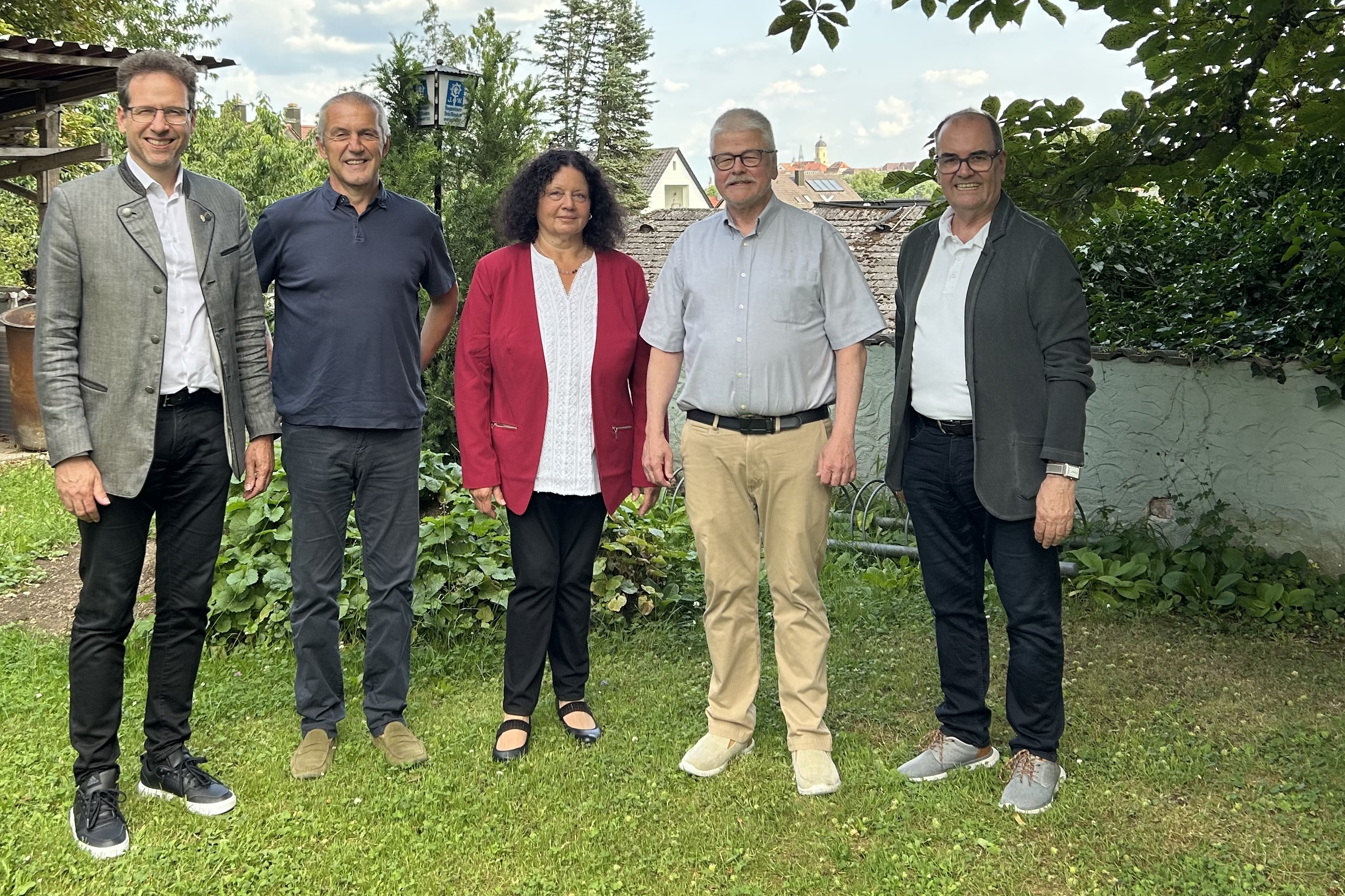 v. l. n. r. Landrat Peter von der Gr&uuml;n, Sozialreferent der Stadt Neuburg Ralph Bartoschek, VdK Ortsvorsitzende Heidrun Weickum, stell. VdK Kreisverbandsvorsitzender Simon Euringer, VdK Kreisverbandsvorsitzender Bernhard Peterke