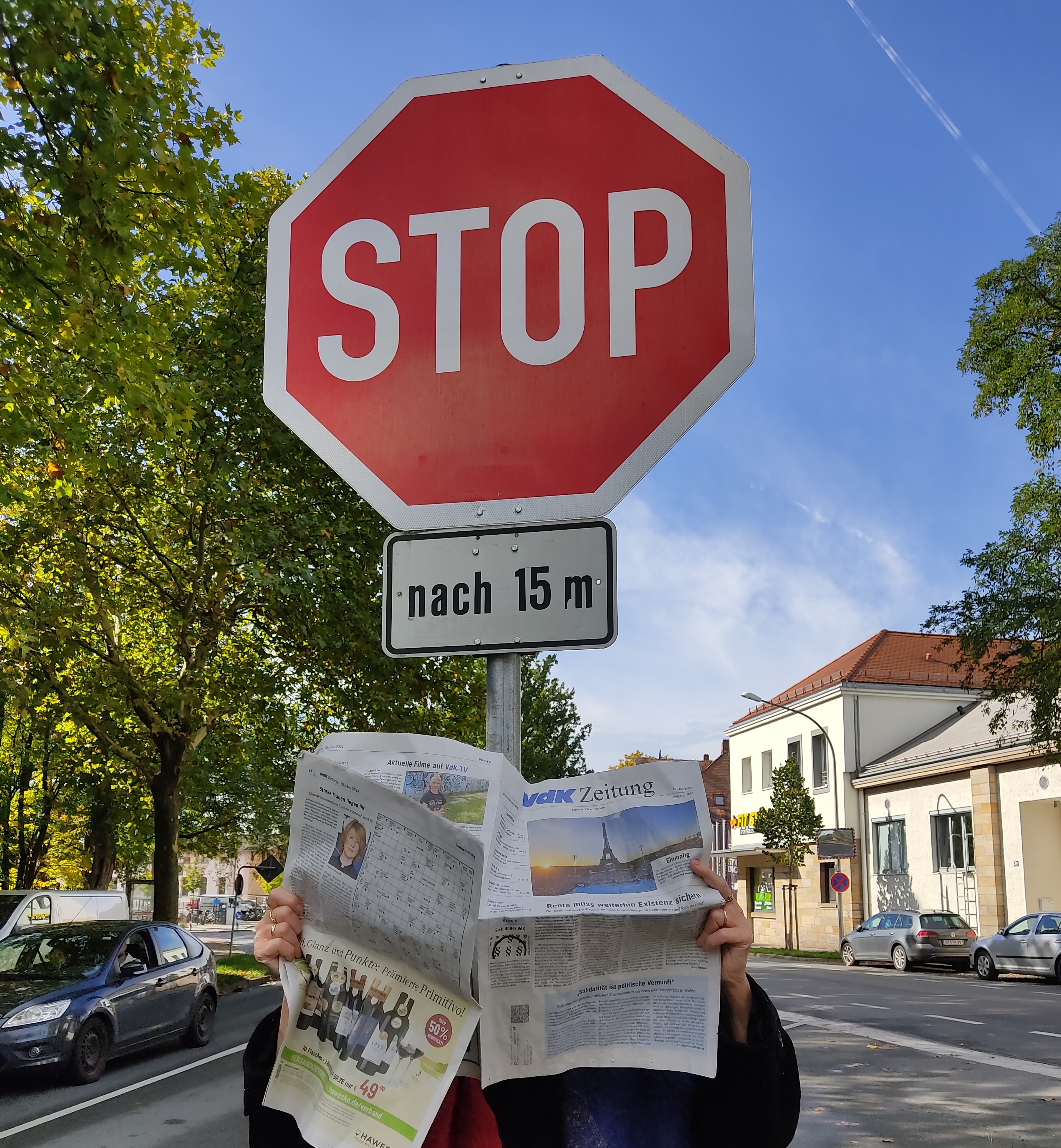 Bild VdK Zeitschrift vor Stopschild