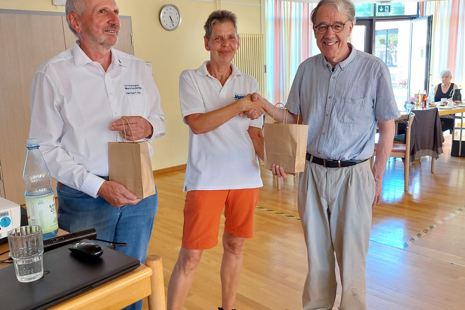 Bild von links: H. Hierl, R. Breitenbach, Dr. Eric Martin