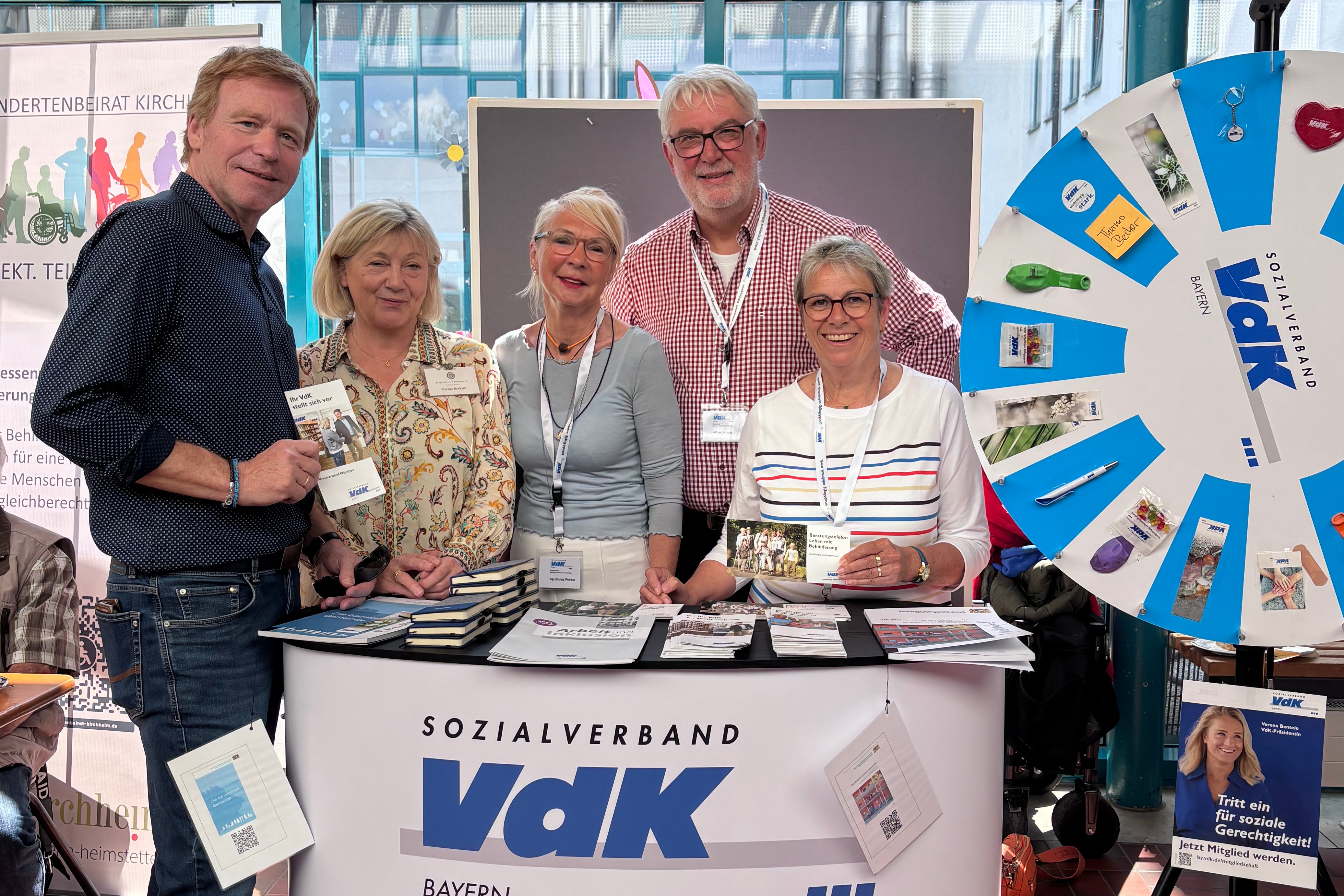 Von links nach rechts: Stephan Keck (1. B&uuml;rgermeister Kirchheim), Verena Reckzeh (Lenkungskreis Soziales Netz Kirchheim), VdK-Ortsverband Vorstandsmitglieder Apollonia Pirnke, Alfred Kraus und Beate Klampfl