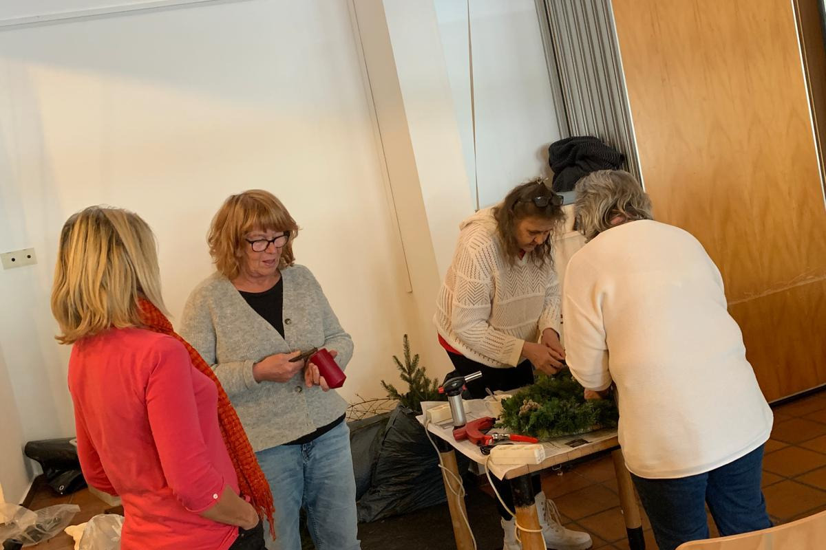 Flei&szlig;ig am Basteln