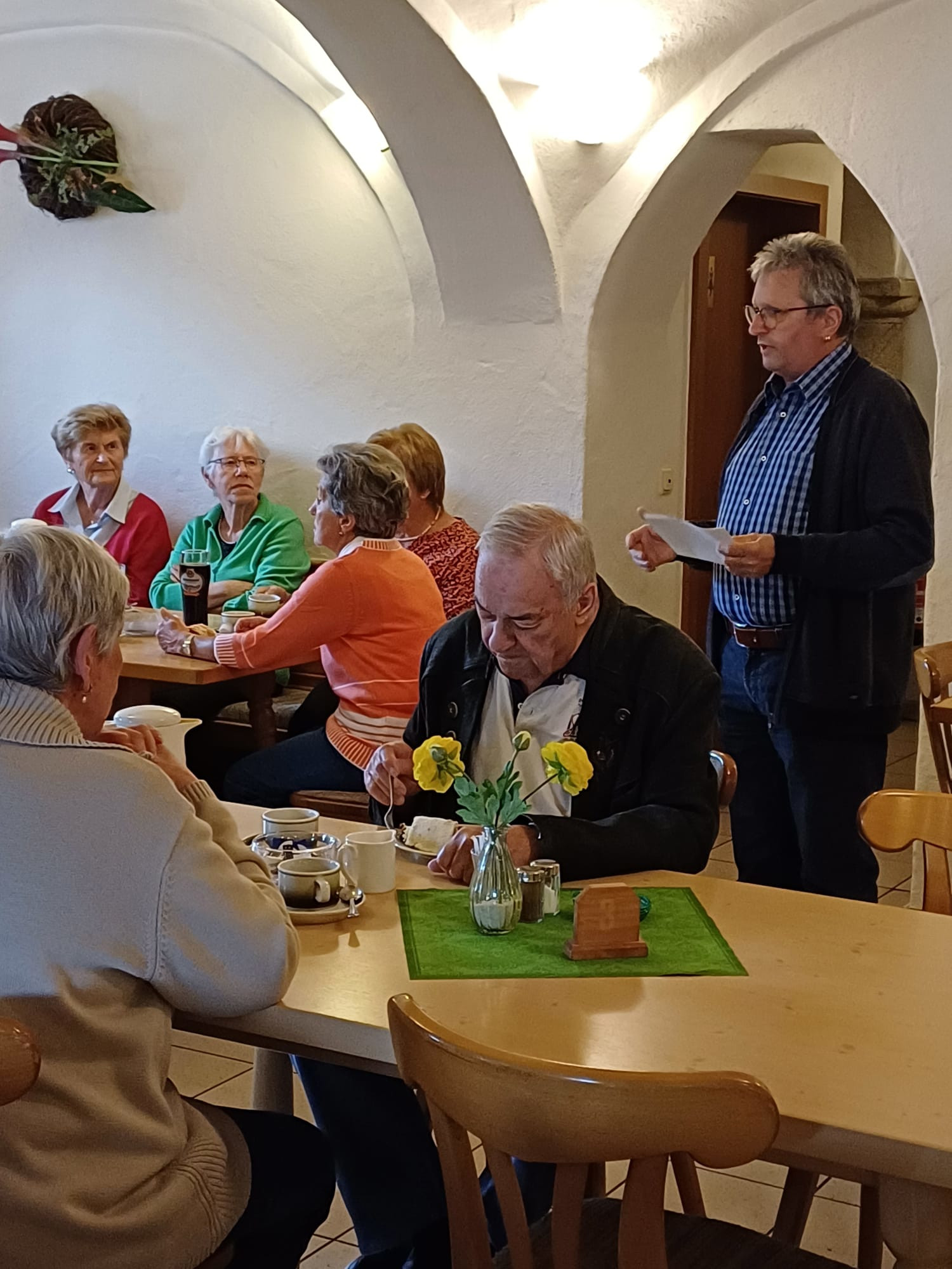 Das Bild zeigt 1.Vors. Alfred Toso bei der Begrüßung der Gäste