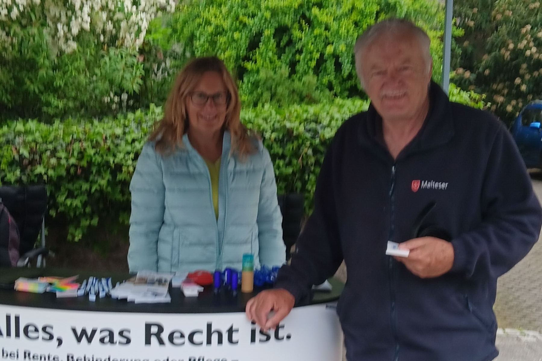 Infostand mit Besucher