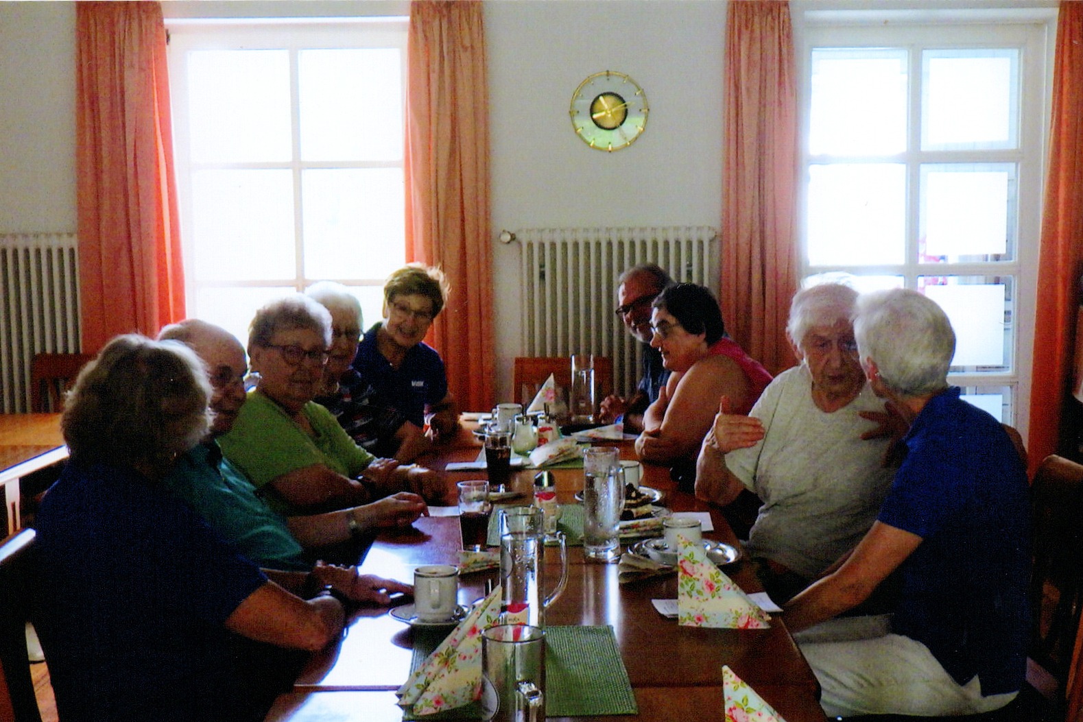Gem&uuml;tliches Kaffeekr&auml;nzchen f&uuml;r VdK-Mitglieder im Parkwohnstift