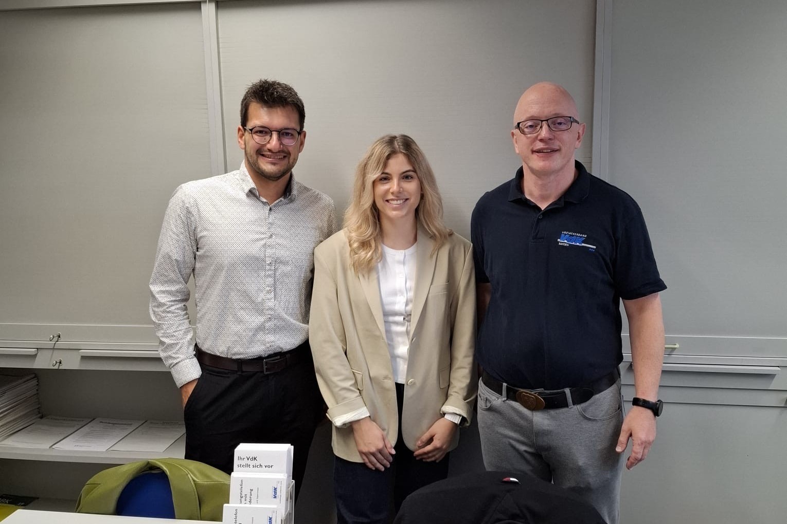 v. li. n. re. Maximilian Gürtler (Kreisgeschäftsführer KV Landshut), Franziska Glatz (Sozialrechtsberaterin), Heinz Haupt (Kassier OV Ergolding) v. li. n. re. Maximilian Gürtler (Kreisgeschäftsführer KV Landshut), Franziska Glatz (Sozialrechtsberaterin), Heinz Haupt (Kassier OV Ergolding)