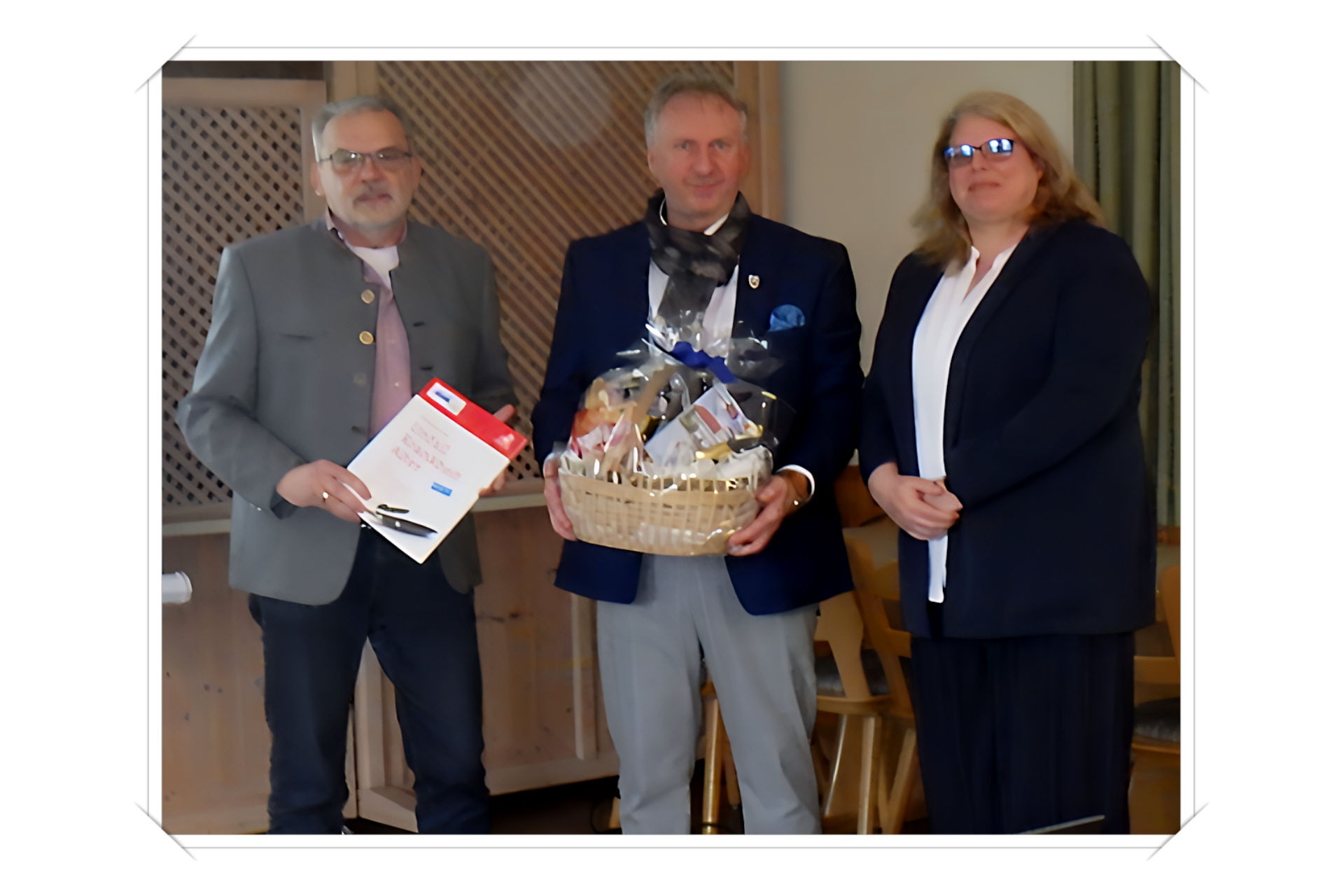 Josef Koll - VdK Ortsvorstand, Helmut Plenk - VdK-Kreisgesch&auml;ftsf&uuml;hrer Arberland, Franziska Huber &ndash; VdK Kreisgesch&auml;ftsf&uuml;hrerin Rottal-Inn