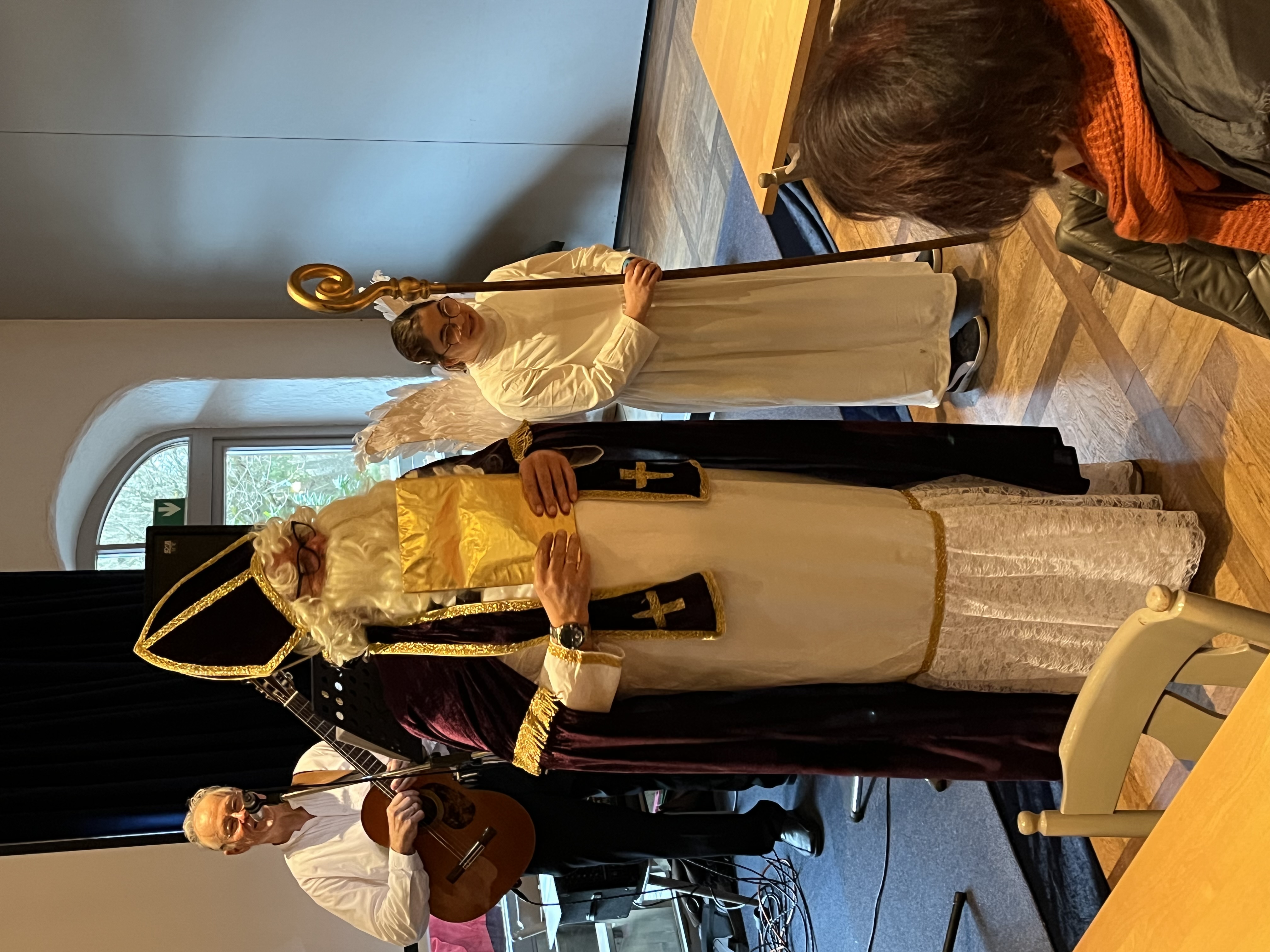 Der Nikolaus und sein Engerl