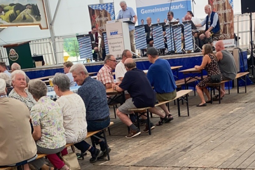 VdK am Sommerfest im Bierzelt