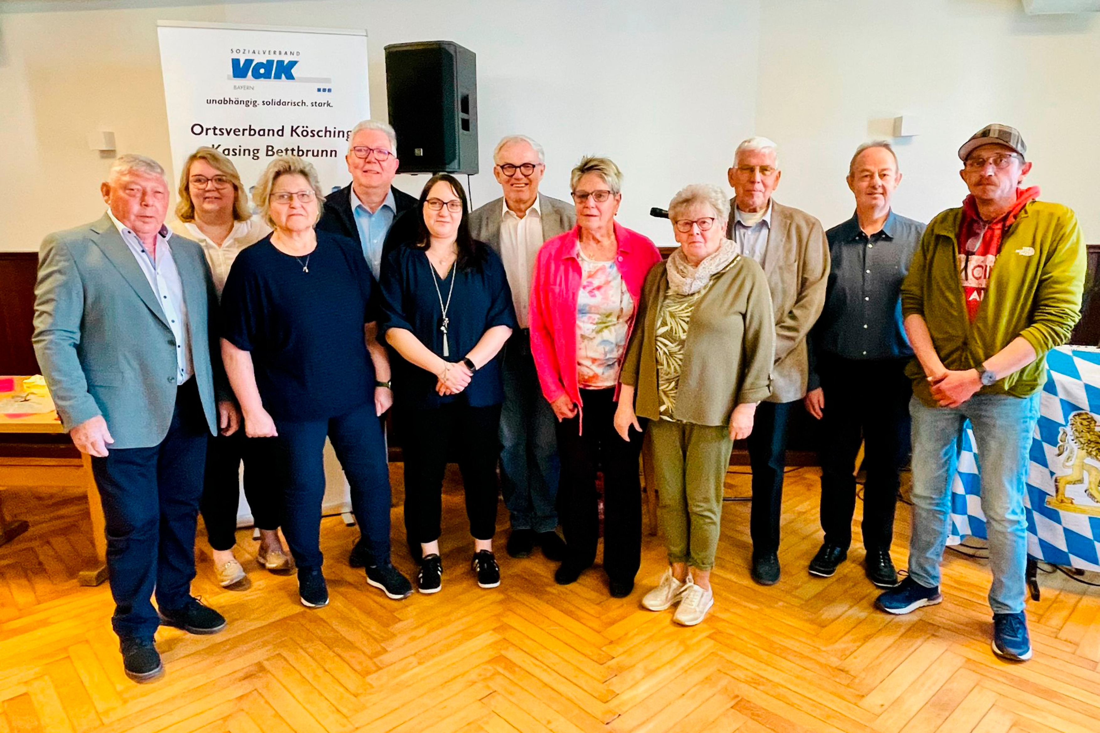 VdK Jahreshauptversammlung mit Neuwahlen und Ehrungen beim VdK Ortsverband K&ouml;sching, Kasing, Bettbrunn. Anton Lechermann bleibt Vorsitzender. Neu in der Vorstandschaft sind Sabine Schauer und Ilona Sitzmann. Verabschiedet wurde Elke Sitzmann. &Uuml;ber 40 Personen wurden f&uuml;r langj&auml;hrige Mitgliedschaft geehrt. VdK Kreisvorsitzender Achim Werner berichtete &uuml;ber aktuelle Themen aus dem Kreisverband. Ein reichhaltiges Kuchenbuffet erfreute die zahlreichen Mitglieder.
